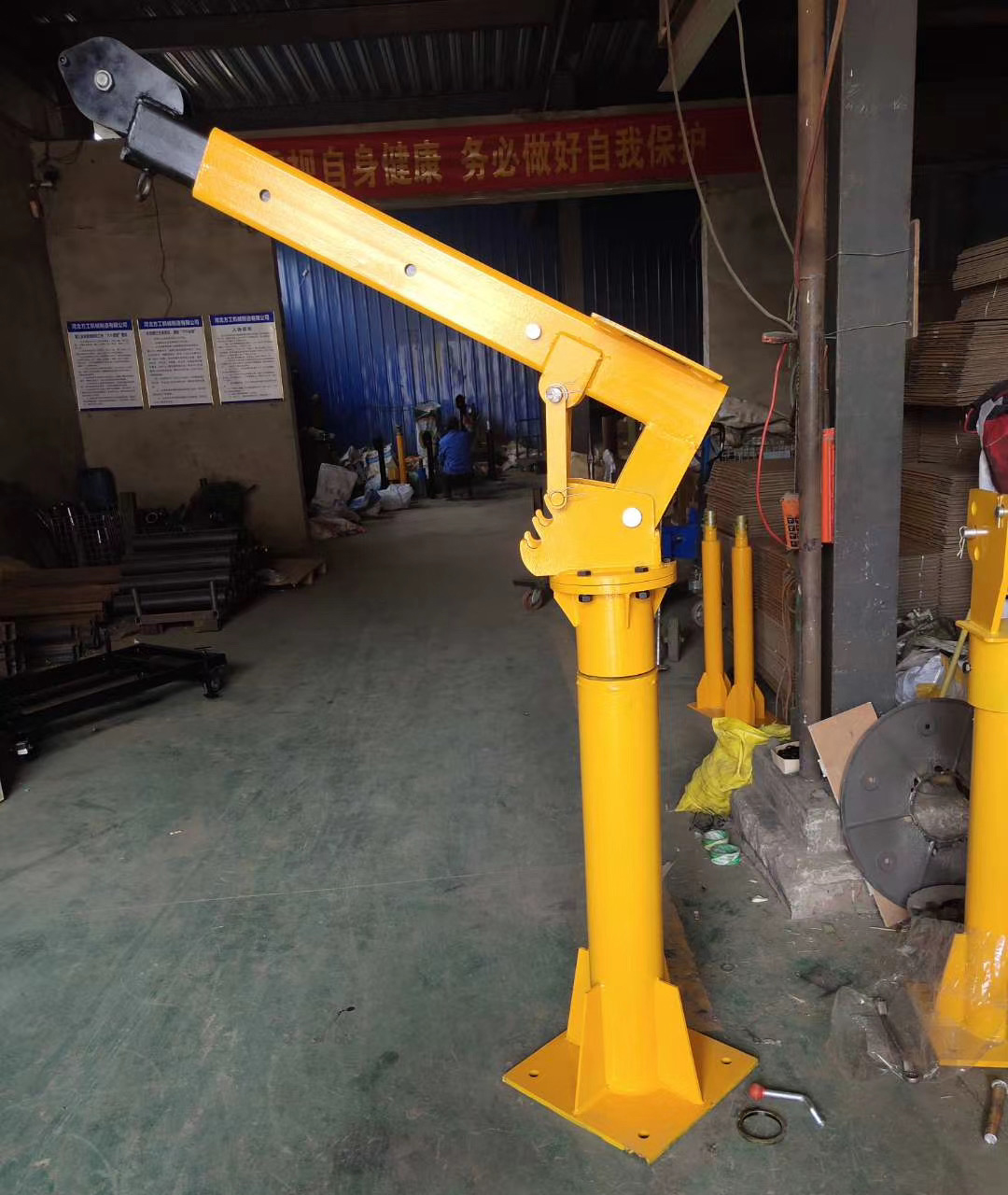 2噸小吊機，隨車吊機，小型車載吊機